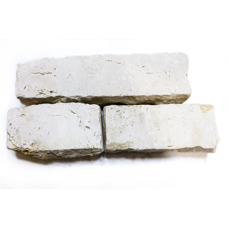 Donau Kalkstein Pflastersteine gelb - bräunlich - 8 cm, Längen frei, Oberseite und Unterseite gesägt, Rest gespalten Donau Kalkstein Pflastersteine gelb - bräunlich - 8 cm, Längen frei, Oberseite und Unterseite gesägt, Rest gespalten