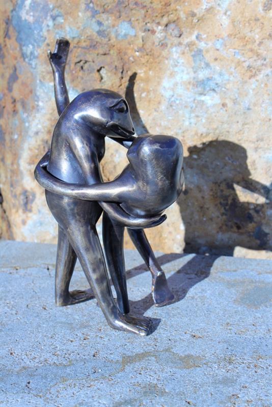 Tanzende Tango - Frösche aus Bronzeguß