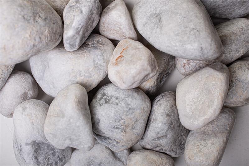Carrara Marmor getrommelt, verschiedene Körnungen Carrara Marmor getrommelt, verschiedene Körnungen