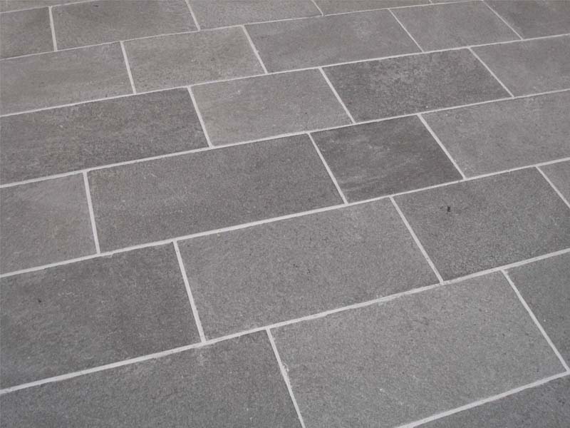 Quarzit Bahnenware verschiedenen Breiten, Stärke 2,5-4,0cm, Kanten gesägt Quarzit Bahnenware verschiedenen Breiten, Stärke 2,5-4,0cm, Kanten gesägt
