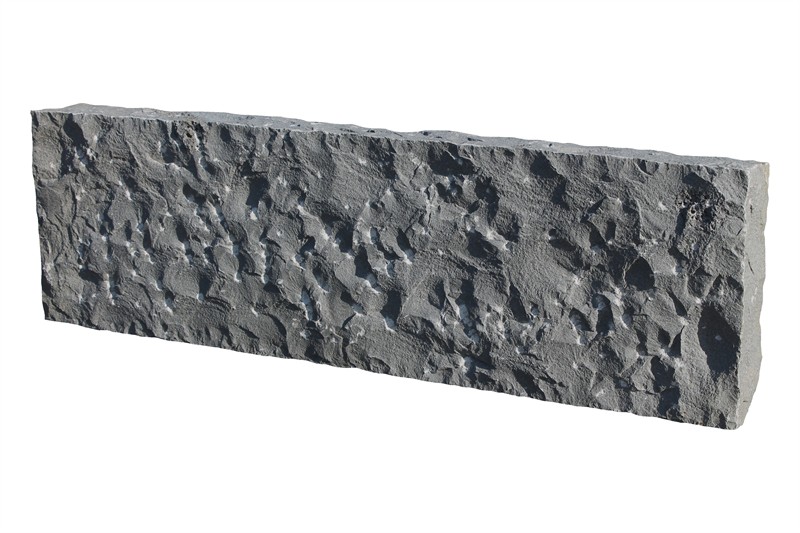 Basalt Leistenstein - 100 x 10 x 30cm, gespitzt Basalt Leistenstein - 100 x 10 x 30cm, gespitzt