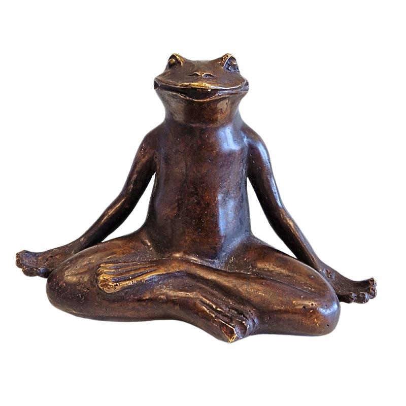 Yoga- Frosch aus Bronzeguß brüniert